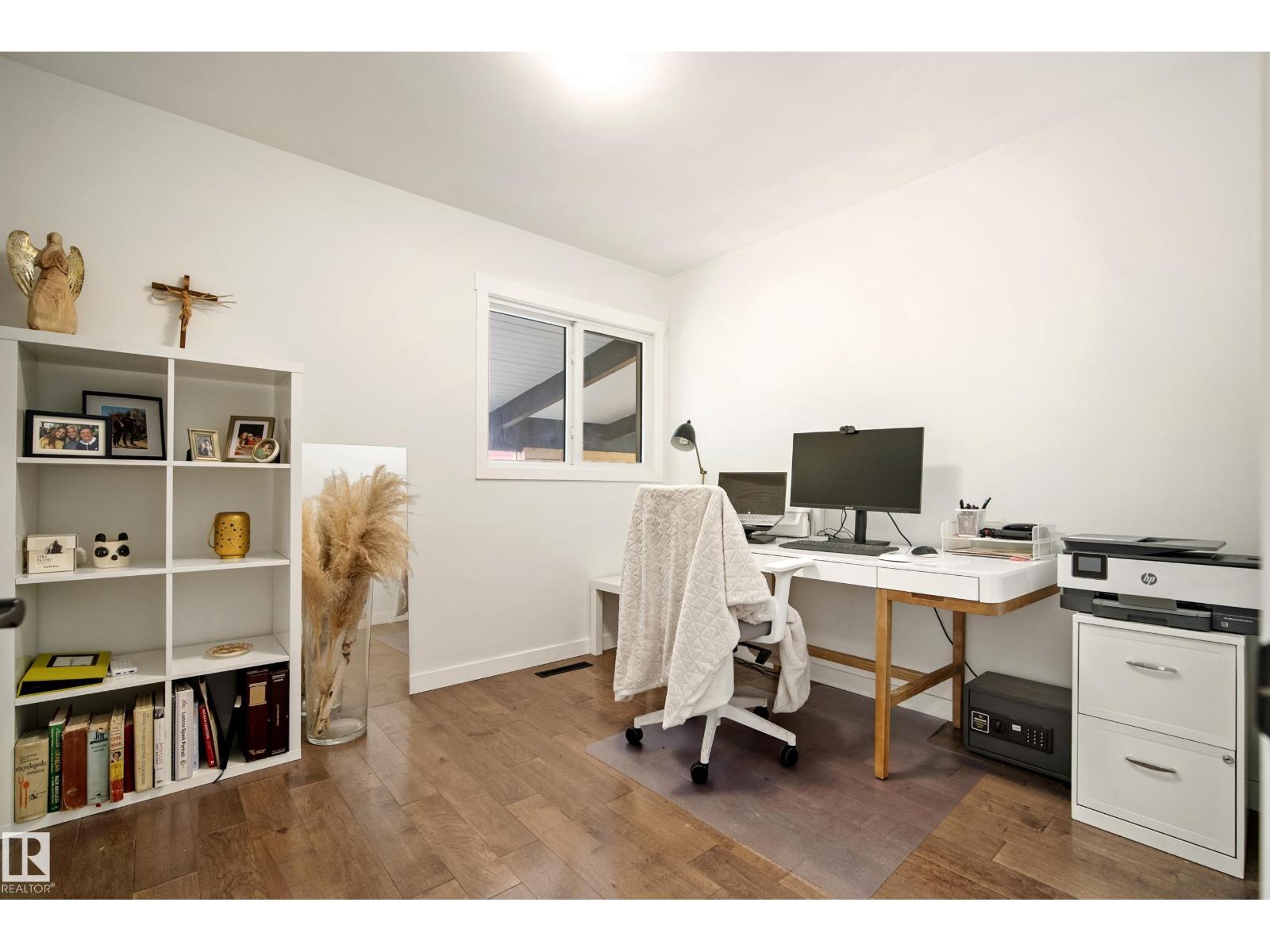 7008 91 AV NW - 22