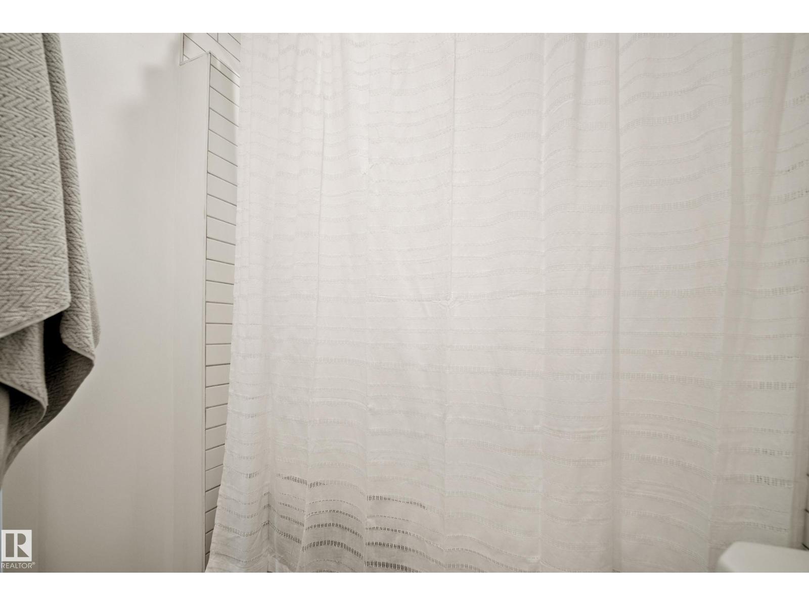 7008 91 AV NW - Image 25