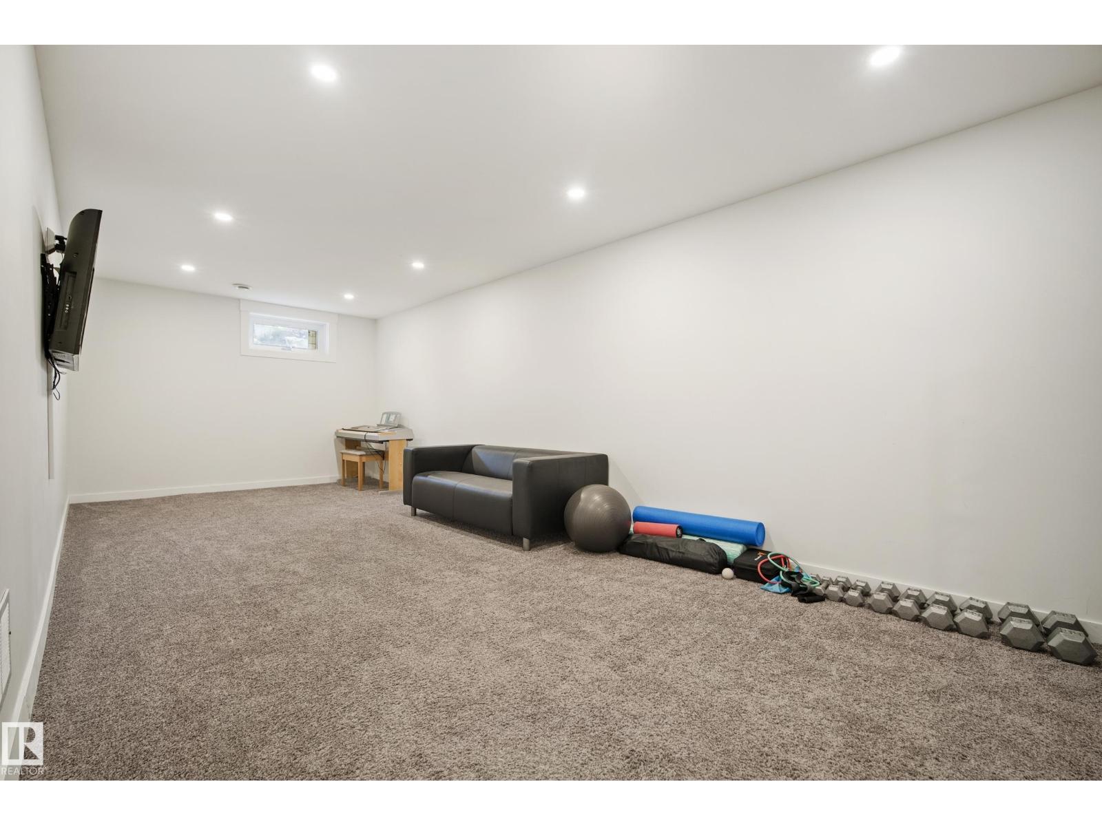 7008 91 AV NW - Image 31
