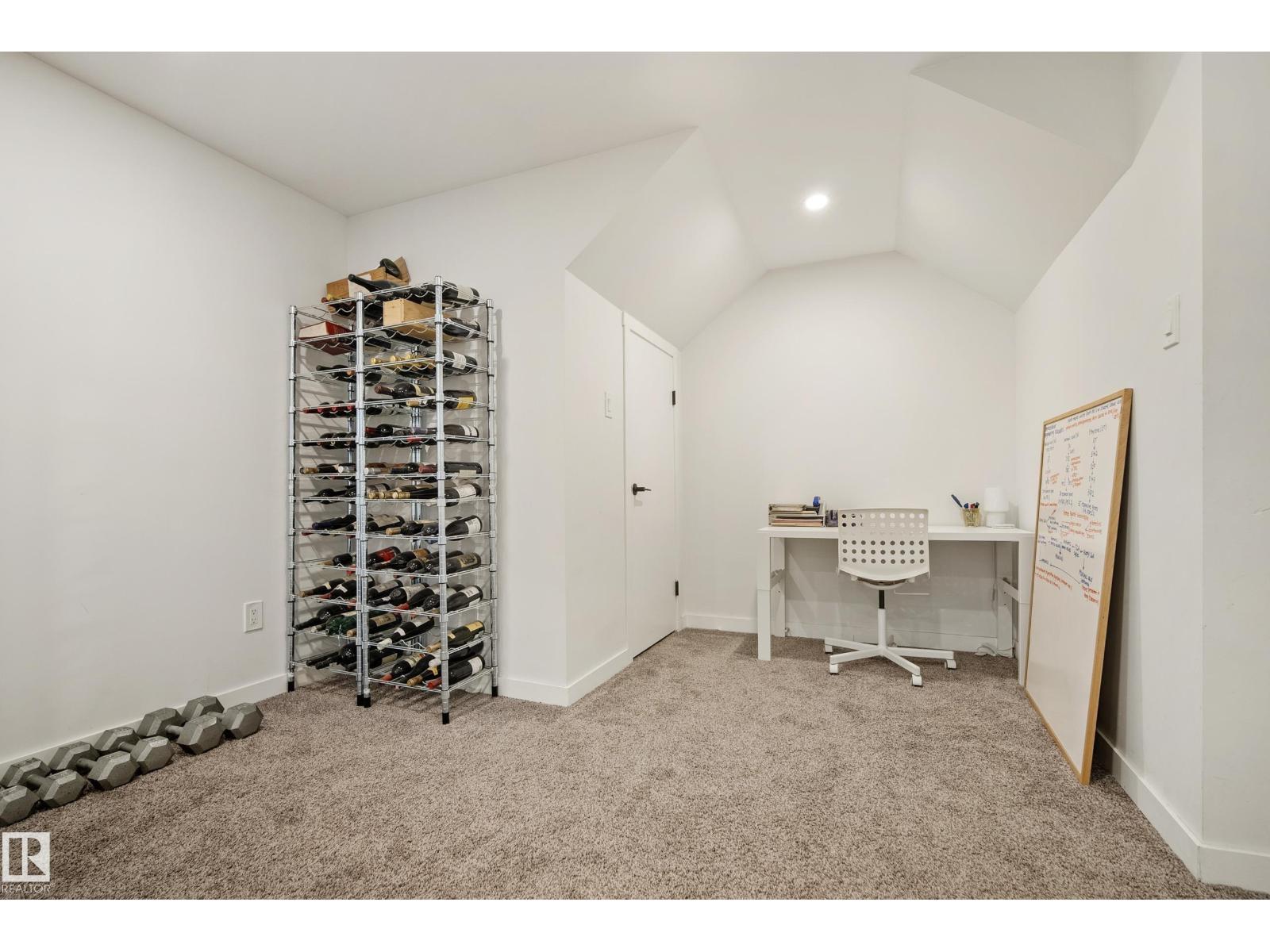 7008 91 AV NW - 33