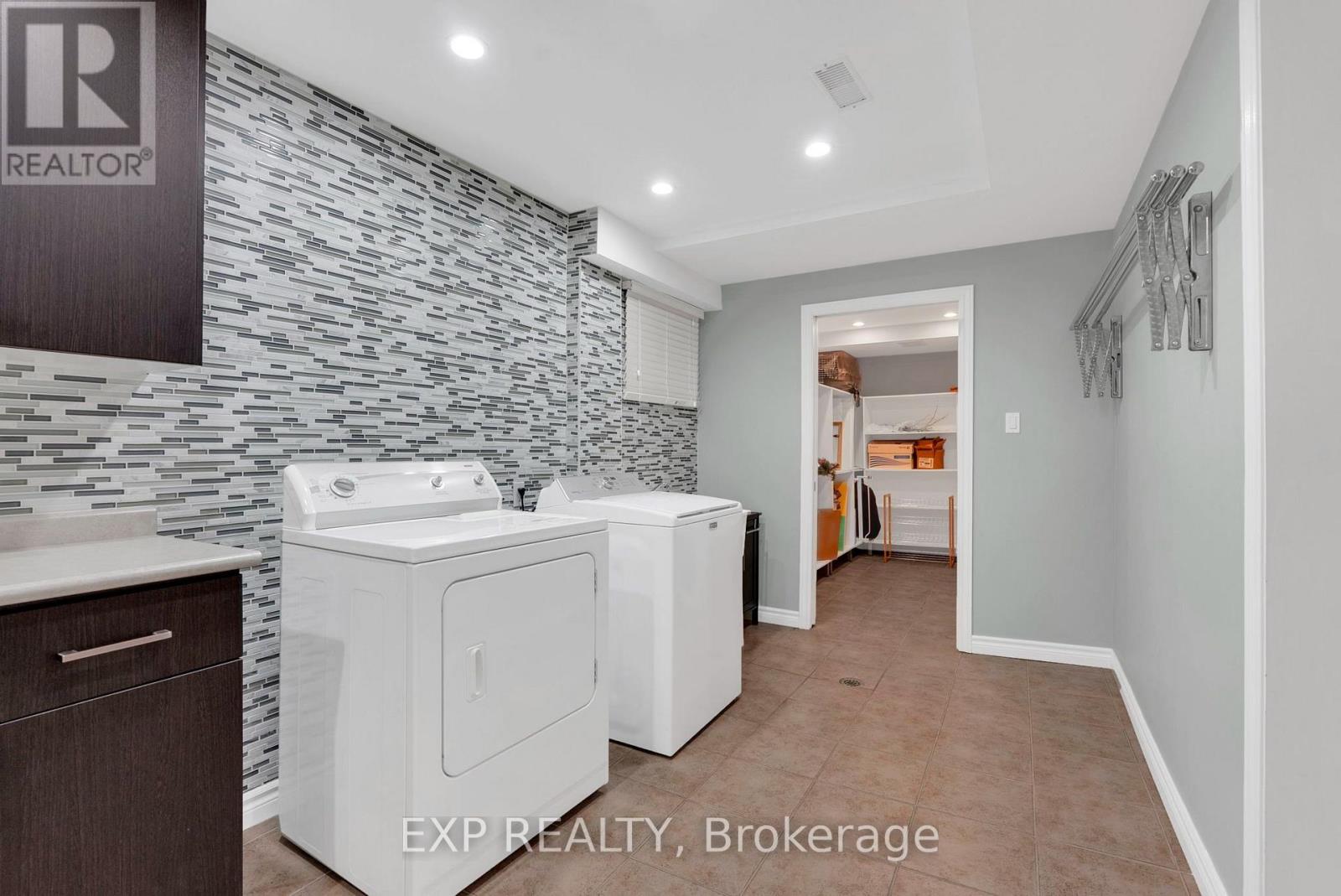 36 CLEETHORPES BOULEVARD - 36