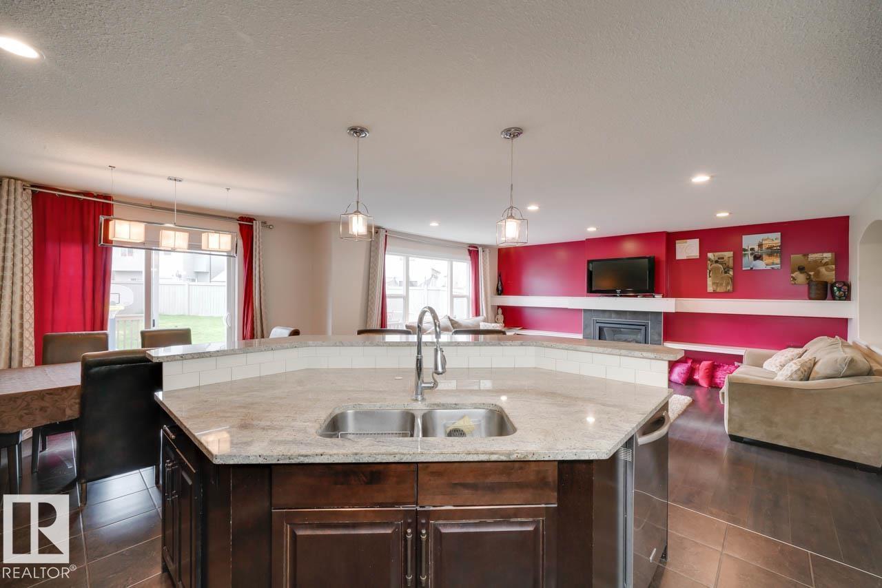3343 21 AV NW - 18