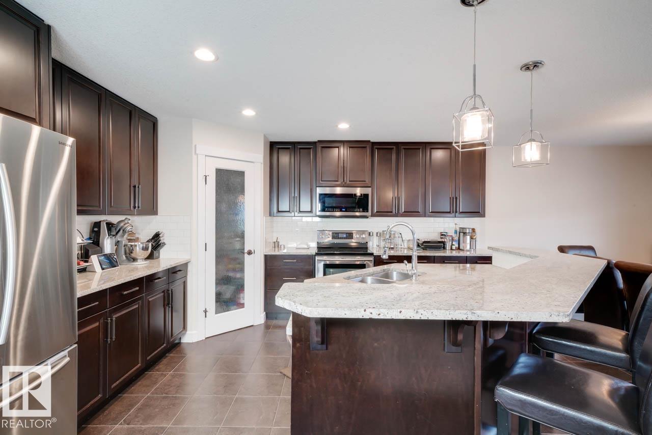 3343 21 AV NW - 12