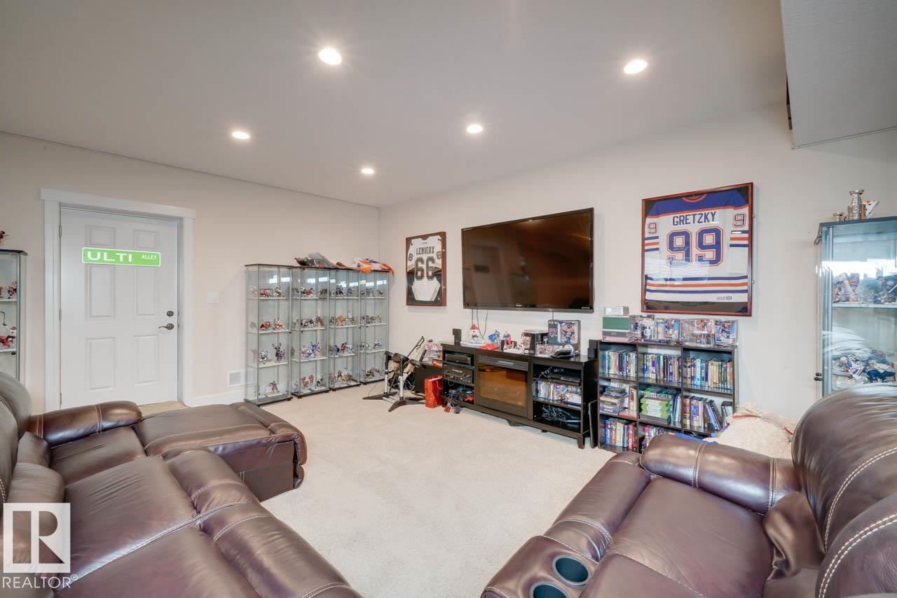 3343 21 AV NW - Image 35