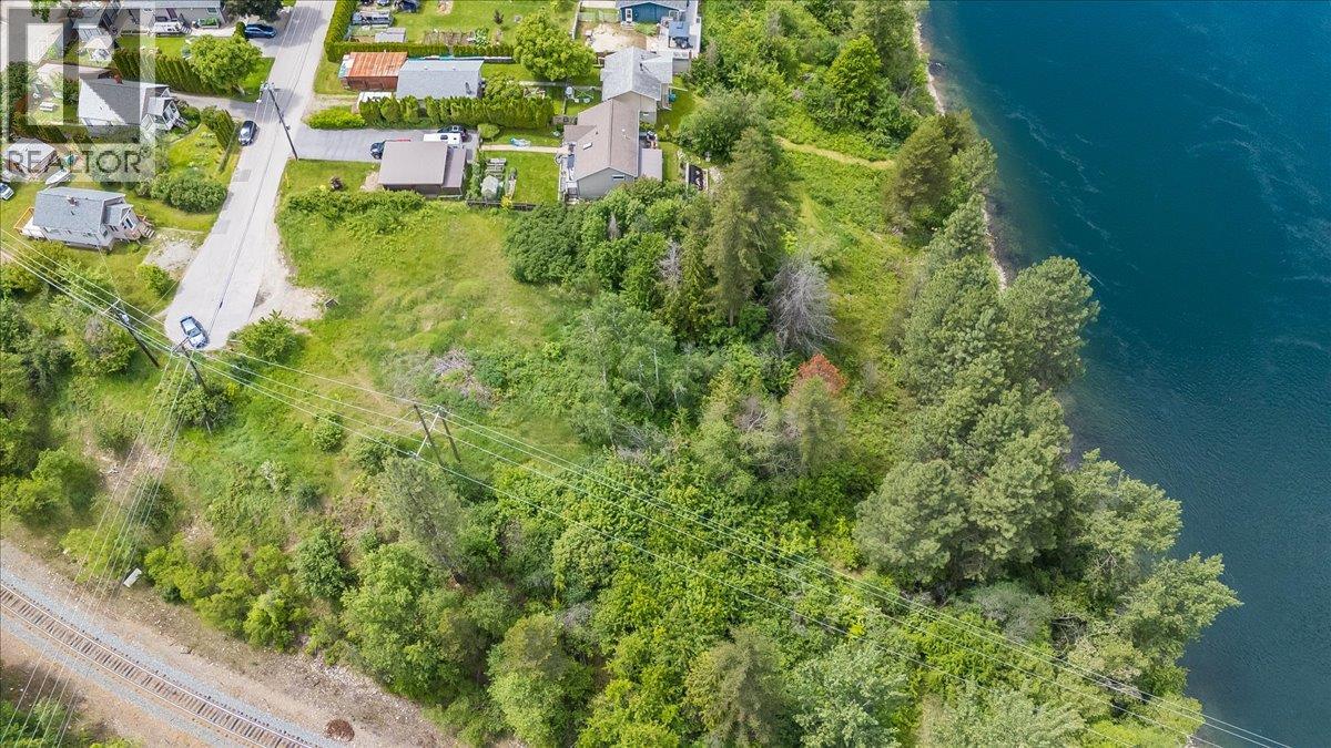  1101 1st Street, Castlegar