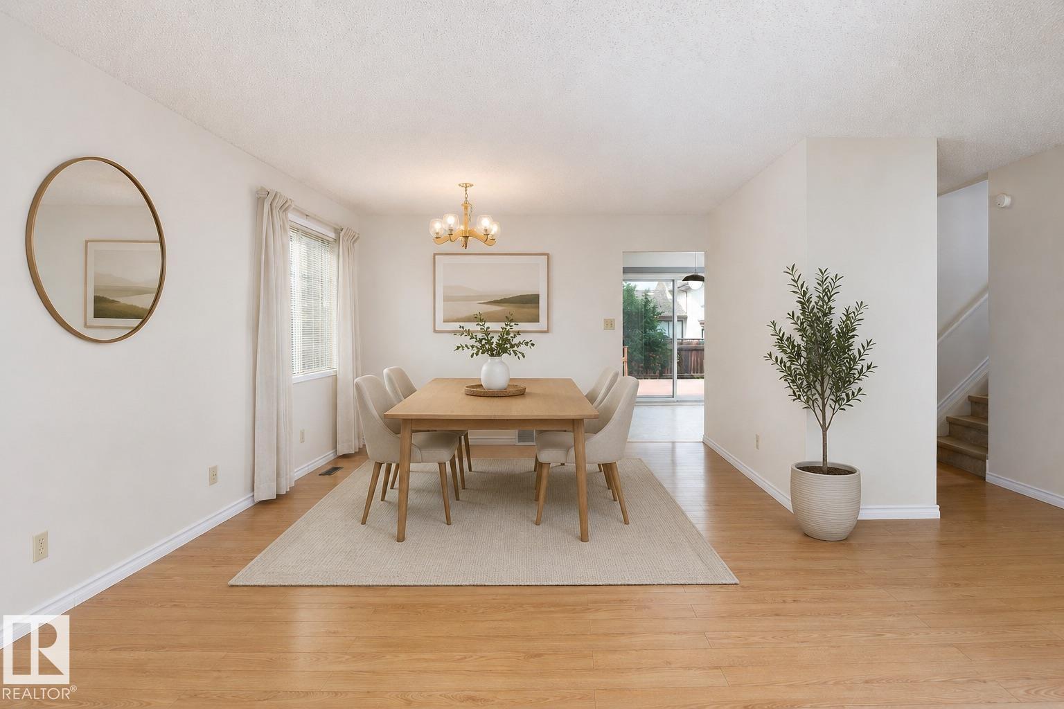 18512 98 AV NW - 8
