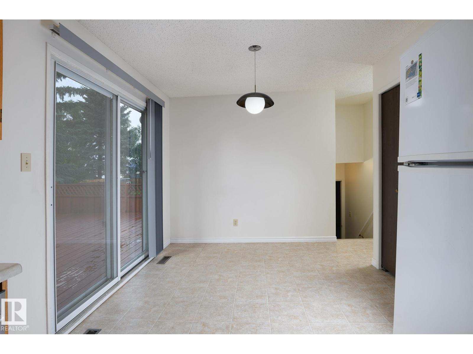 18512 98 AV NW - 16