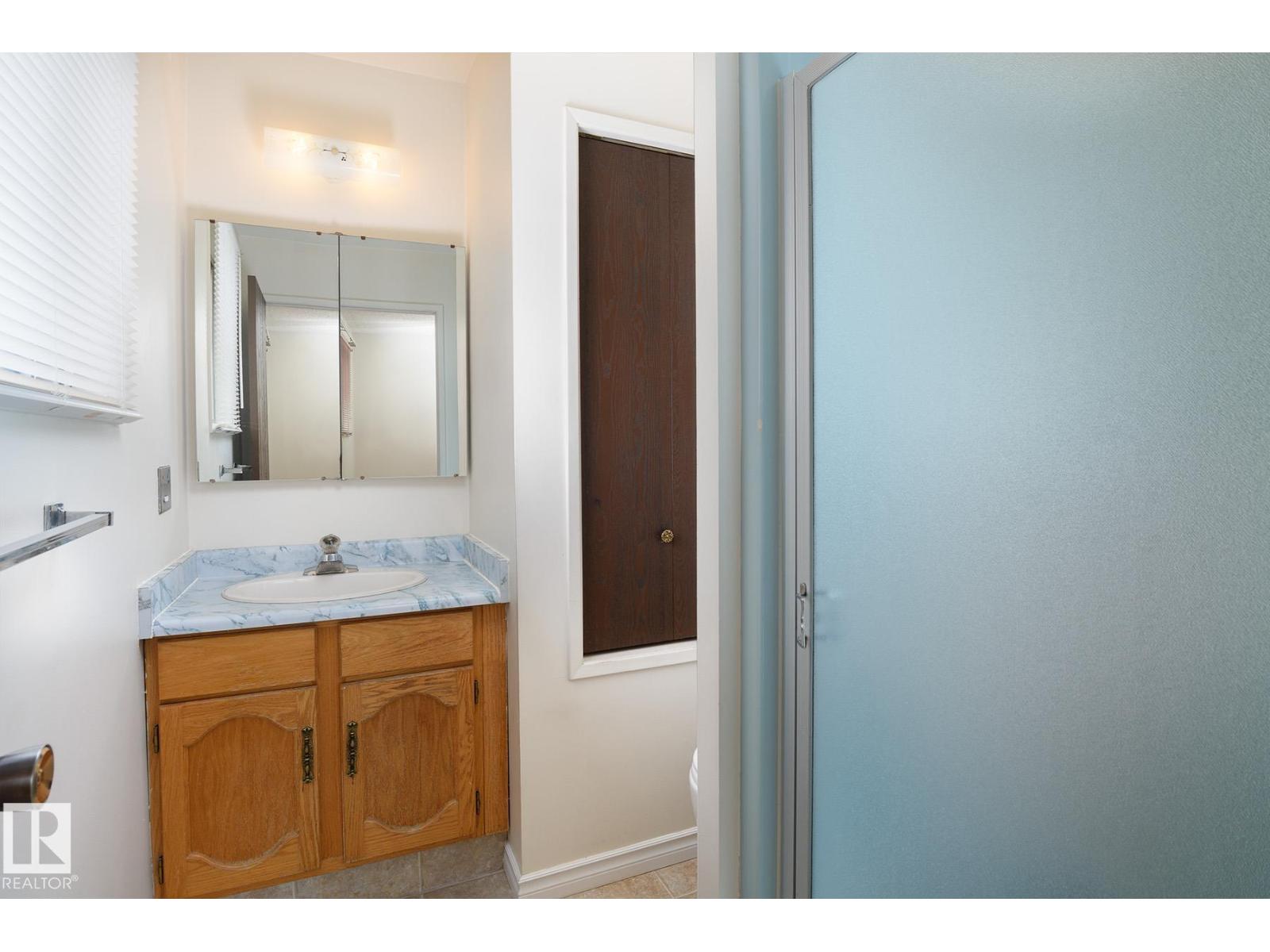 18512 98 AV NW - 21