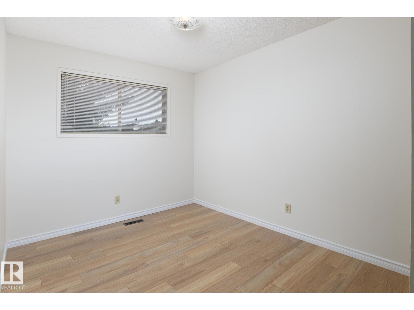 18512 98 AV NW - 25