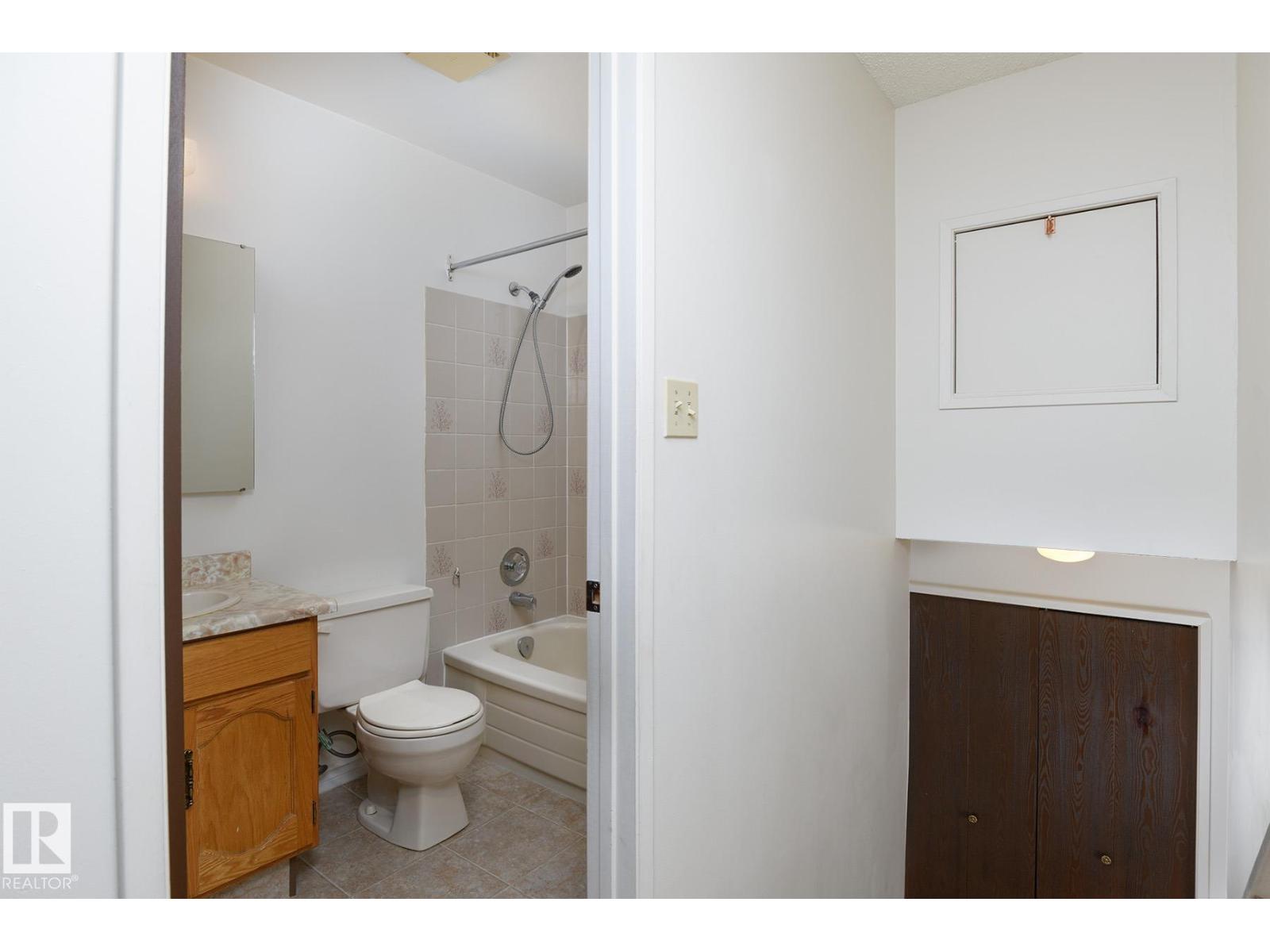 18512 98 AV NW - 27