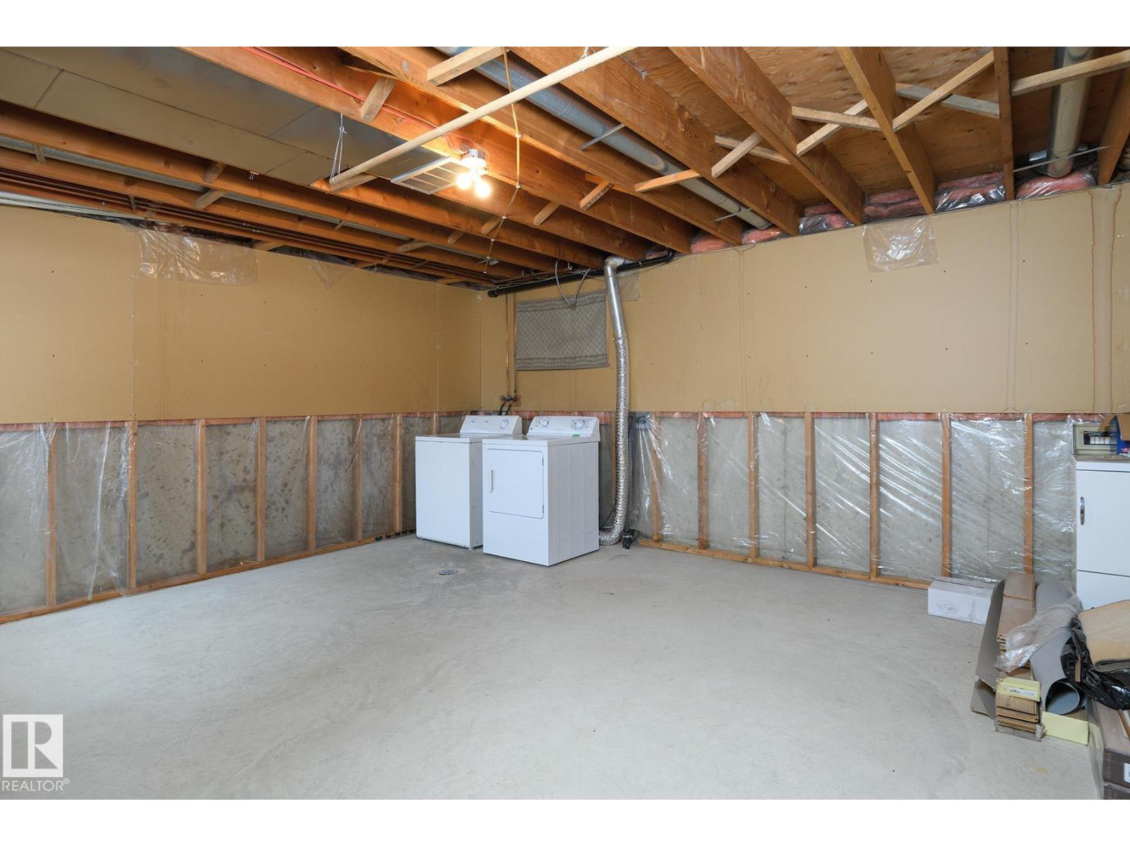 18512 98 AV NW - 31