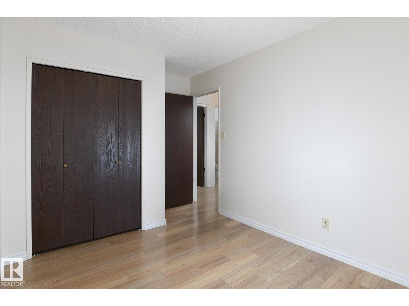 18512 98 AV NW - 26