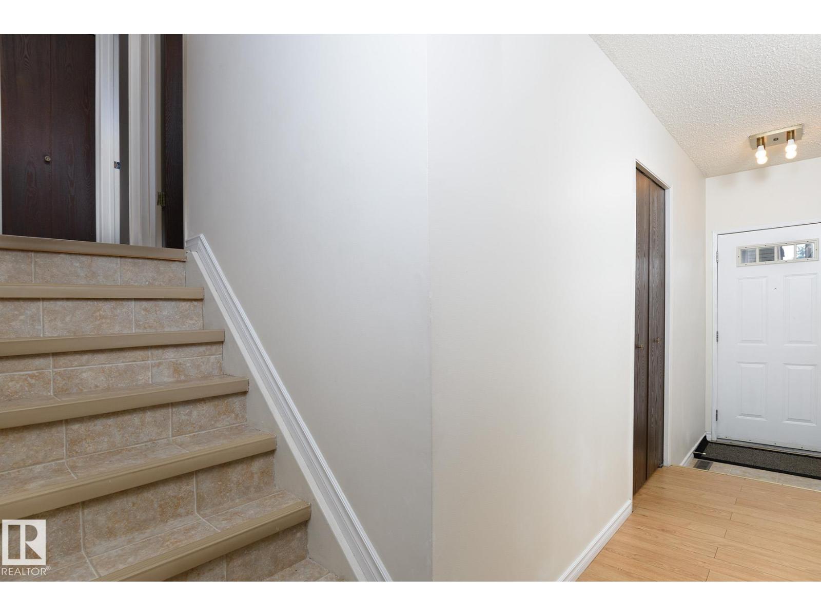 18512 98 AV NW - 17