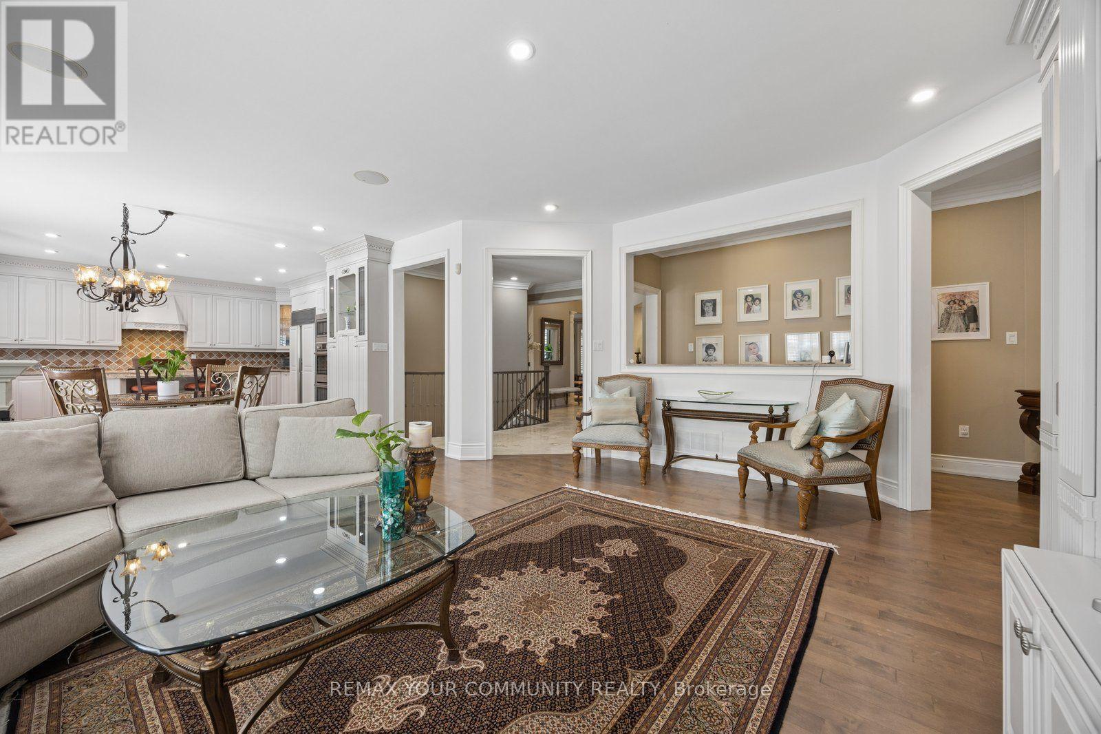 123 LAURENTIAN BOULEVARD - 21