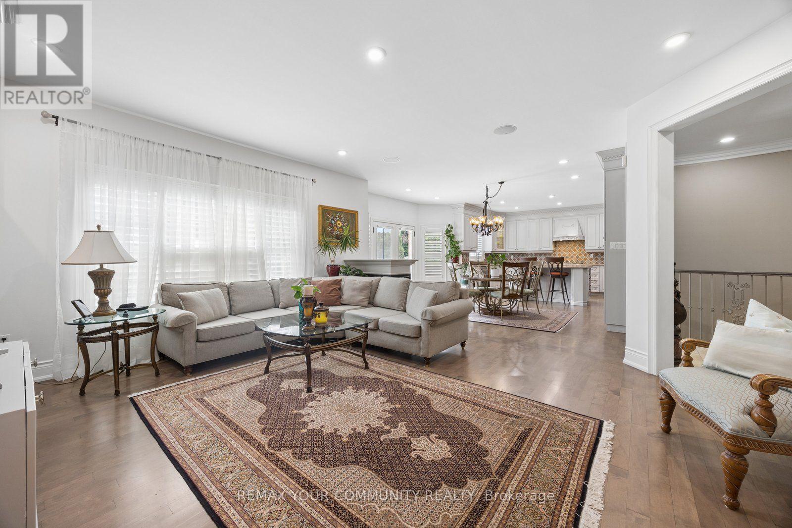 123 LAURENTIAN BOULEVARD - 22