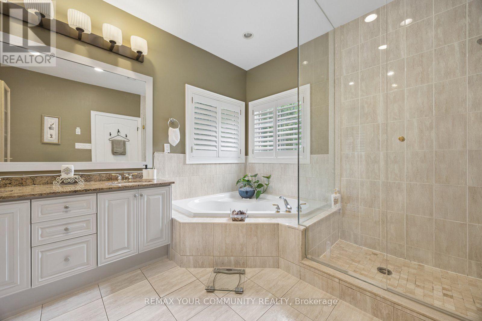 123 LAURENTIAN BOULEVARD - 29