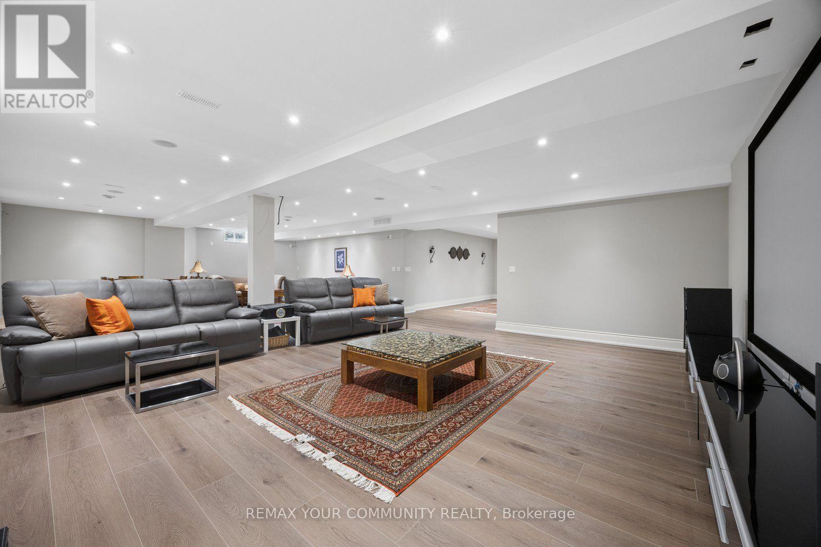 123 LAURENTIAN BOULEVARD - 36