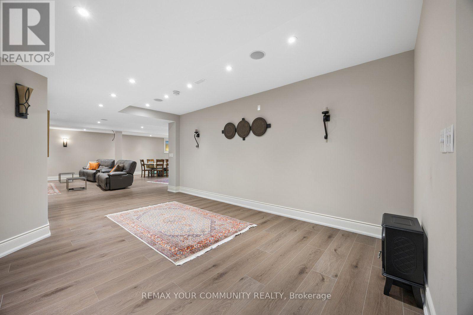 123 LAURENTIAN BOULEVARD - 39