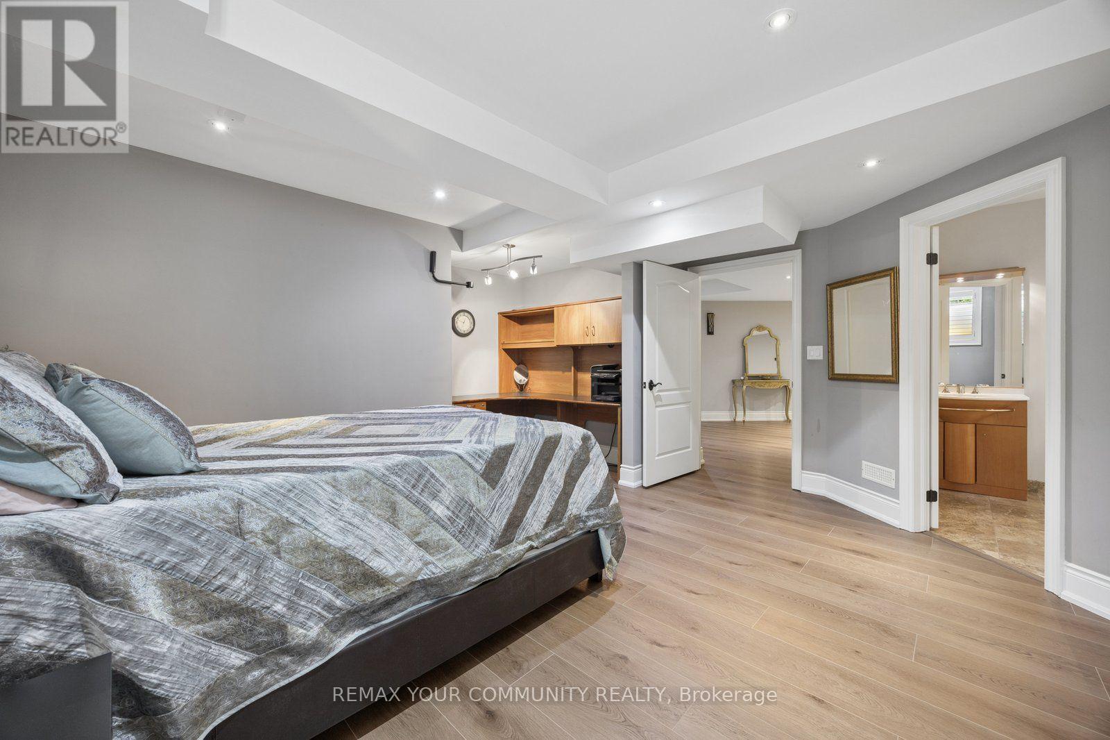 123 LAURENTIAN BOULEVARD - 44
