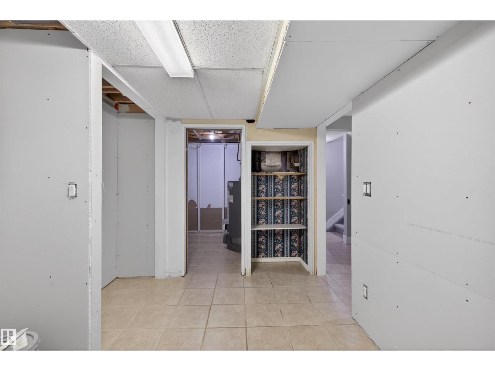 11 GREENFIELD ES - Image 39