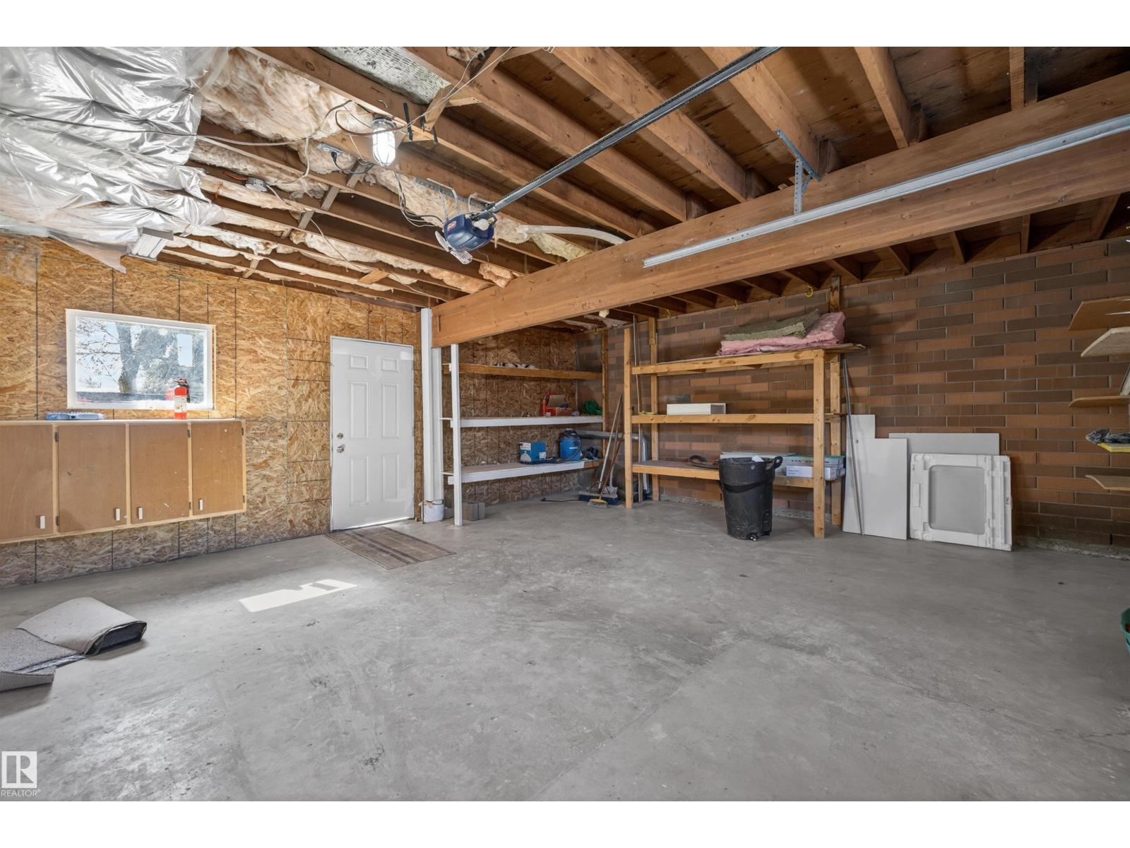 11 GREENFIELD ES - Image 42