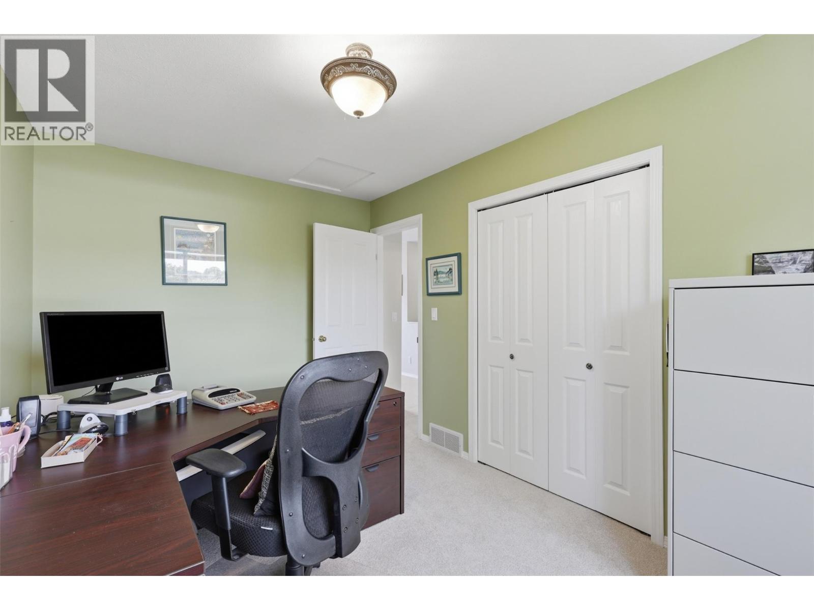 102 Pearse Place - 24
