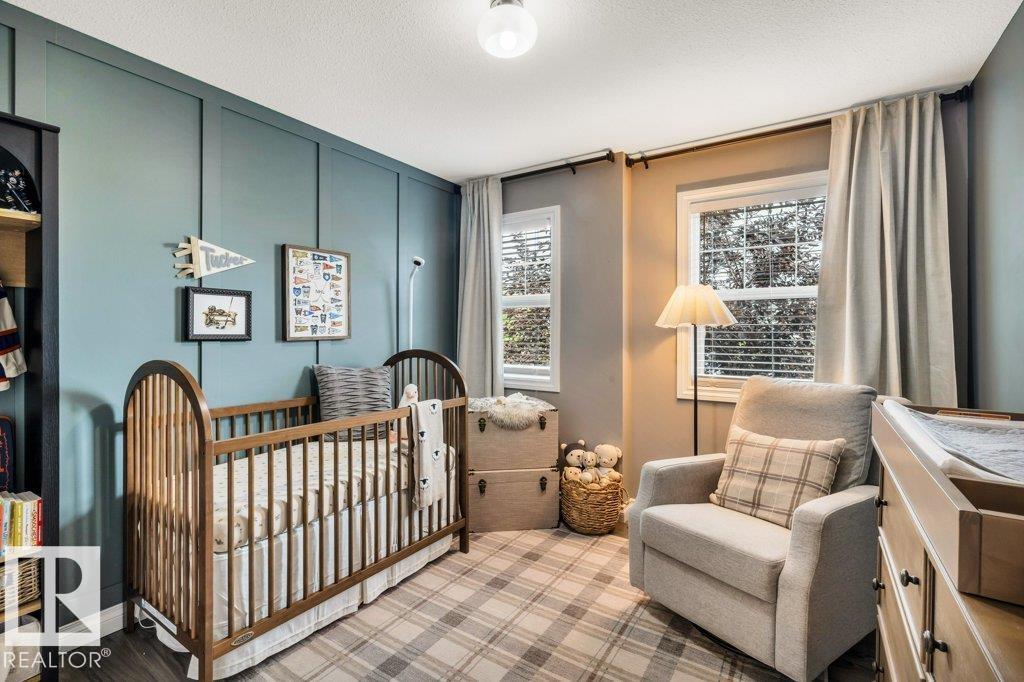 8423 23 AV SW SW - 38