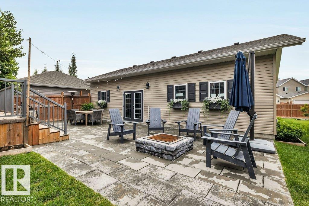 8423 23 AV SW SW - 54