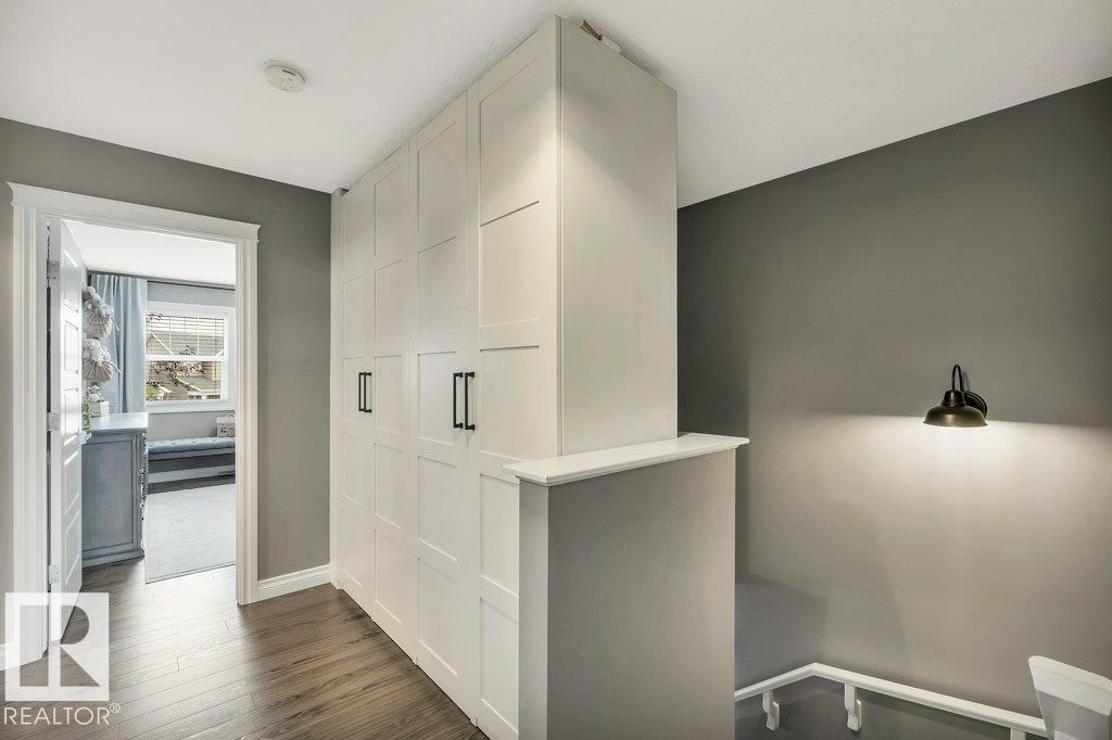 8423 23 AV SW SW - 28