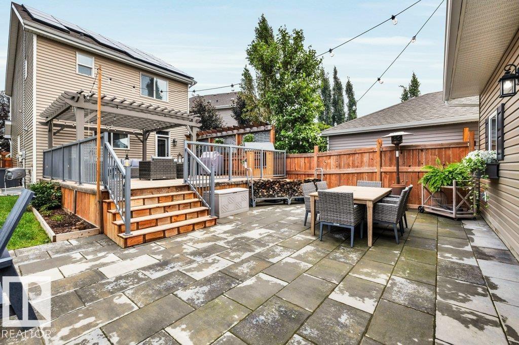 8423 23 AV SW SW - 50