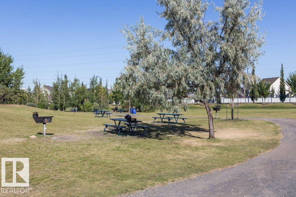 8423 23 AV SW SW - 71