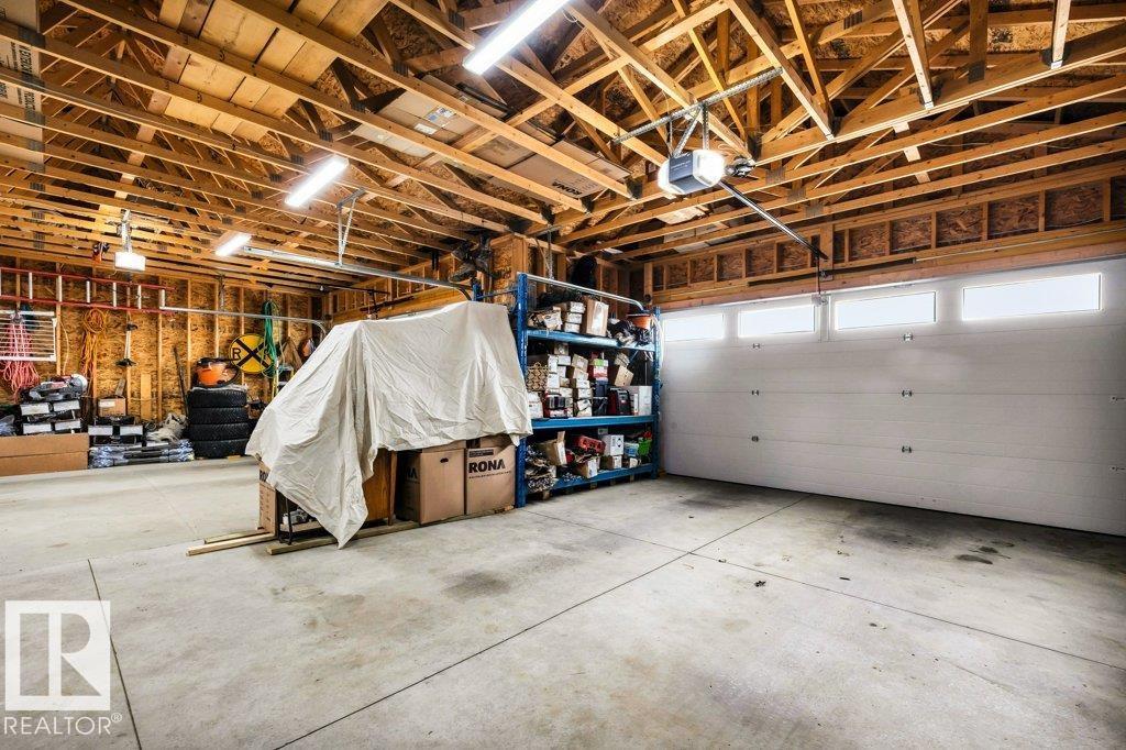 8423 23 AV SW SW - 61