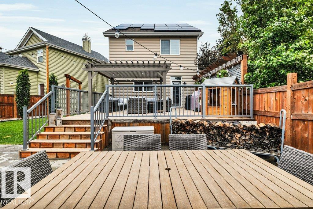8423 23 AV SW SW - 53
