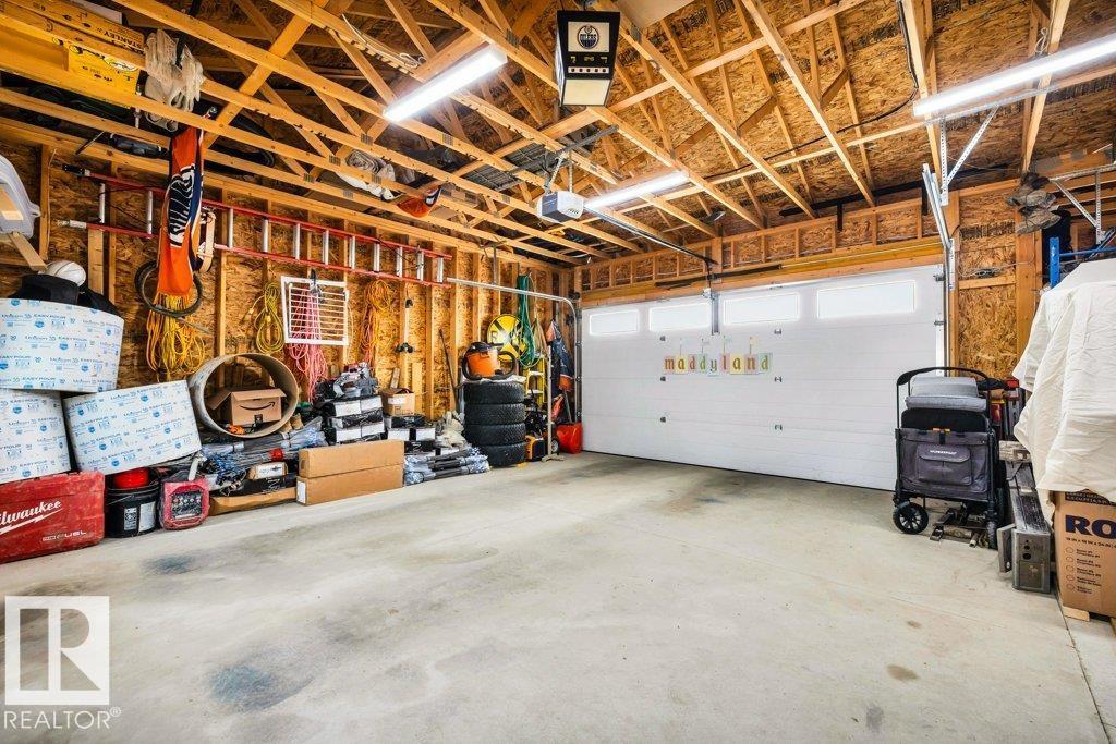 8423 23 AV SW SW - 59