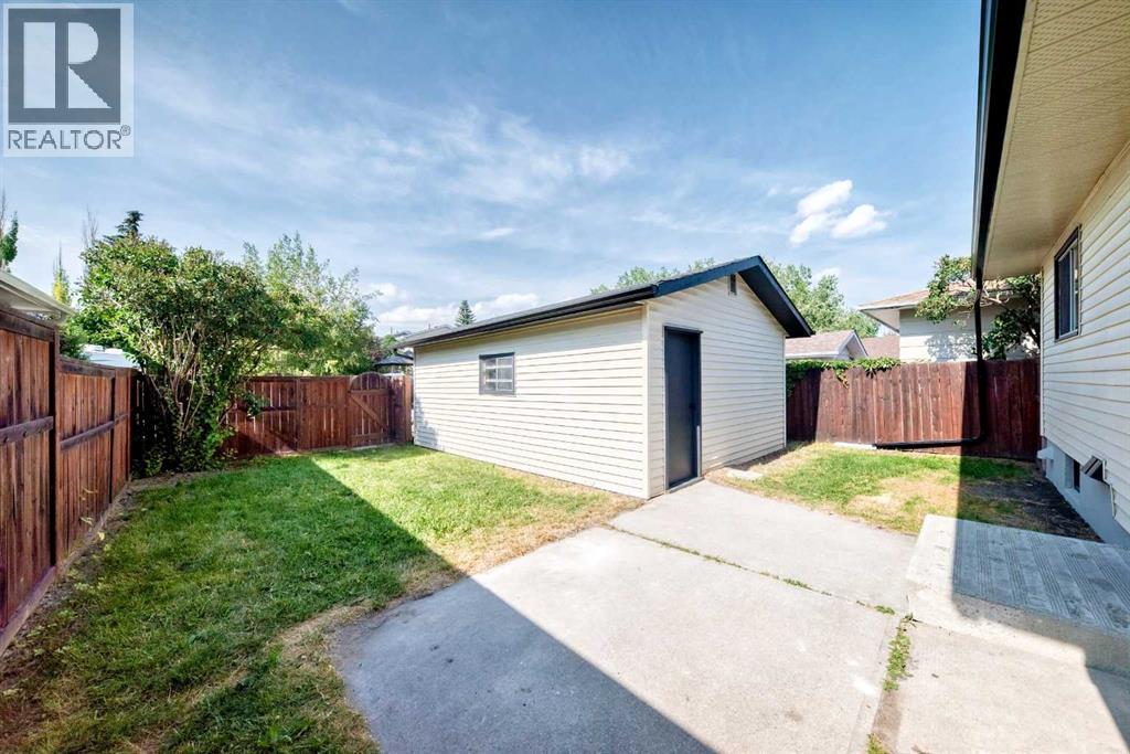 145 Sunvale Crescent SE - Image 34
