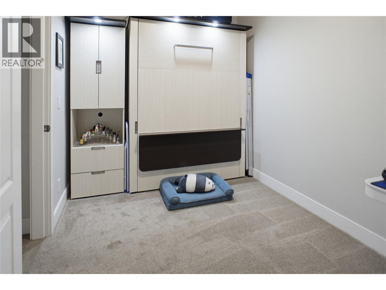 #205 568 LORNE Street - 11