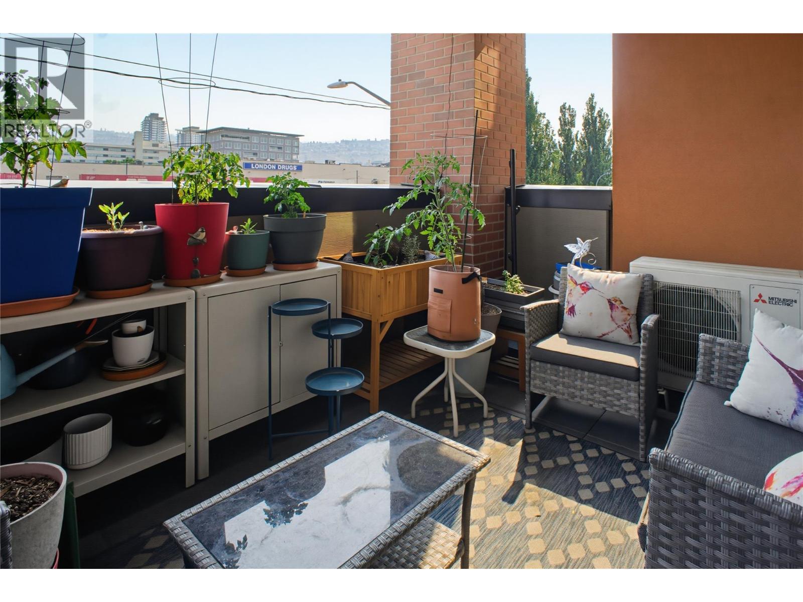 #205 568 LORNE Street - 14