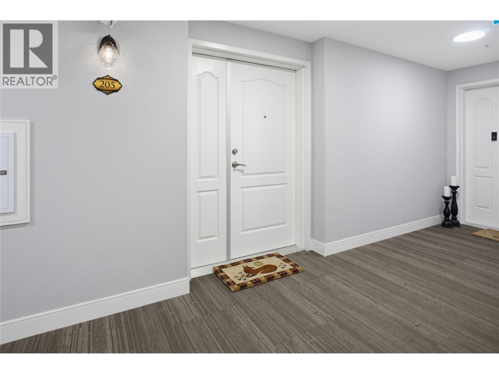 #205 568 LORNE Street - 16