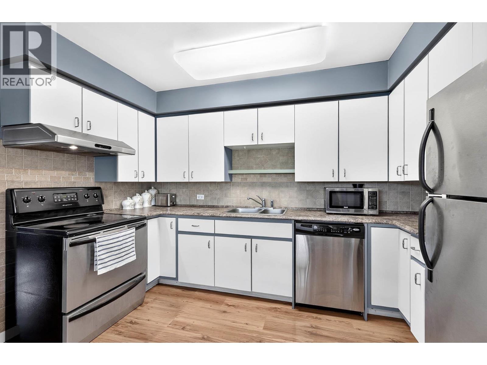 1094 SCHREINER Street - 8