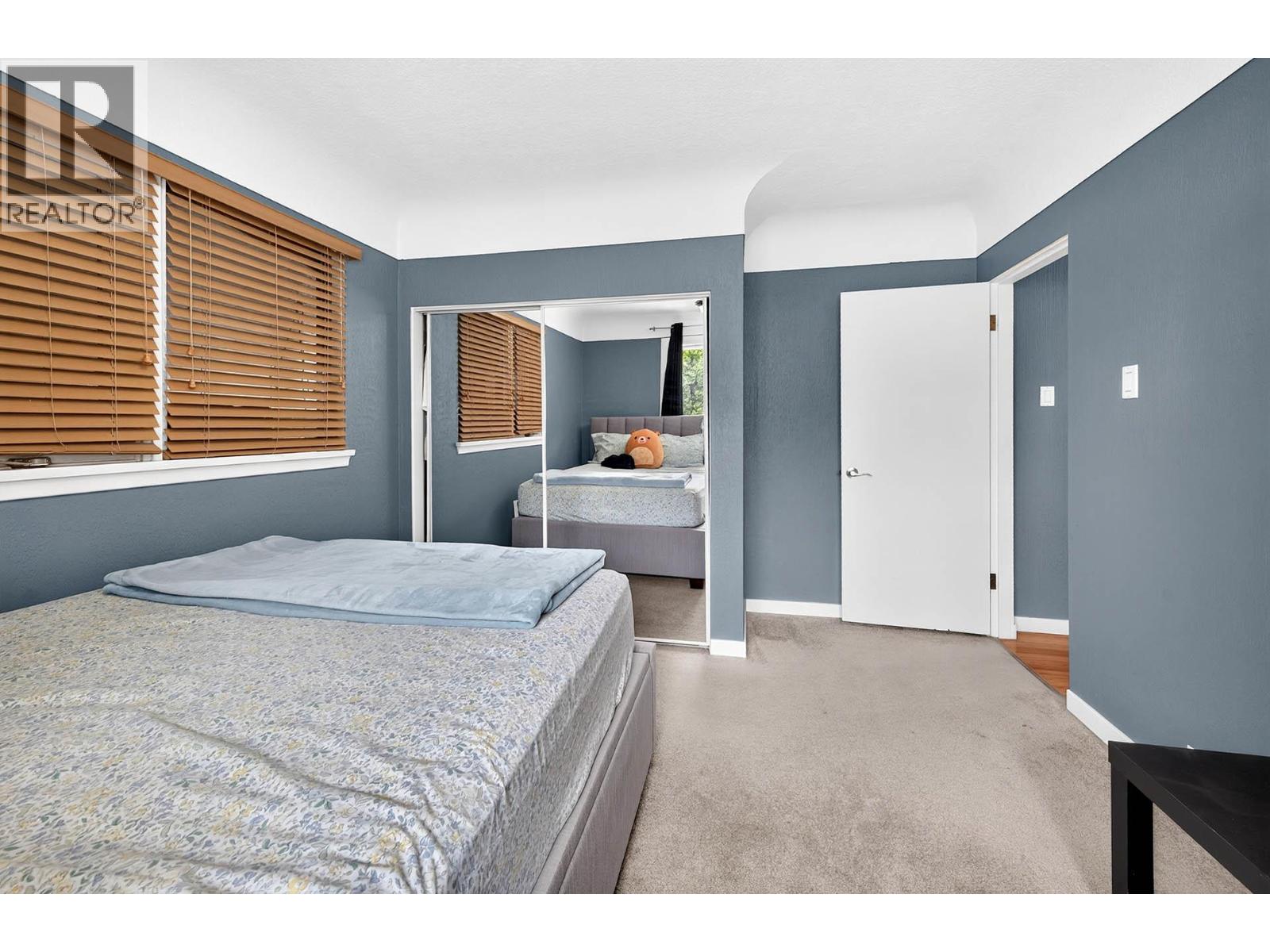 1094 SCHREINER Street - 16