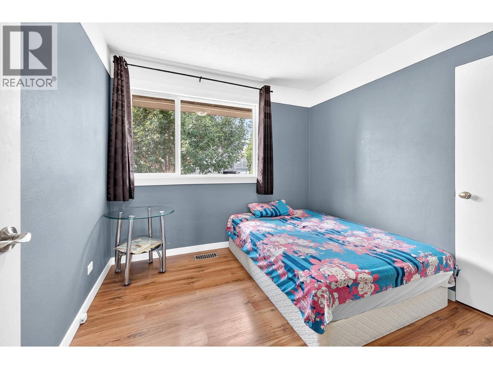 1094 SCHREINER Street - 18