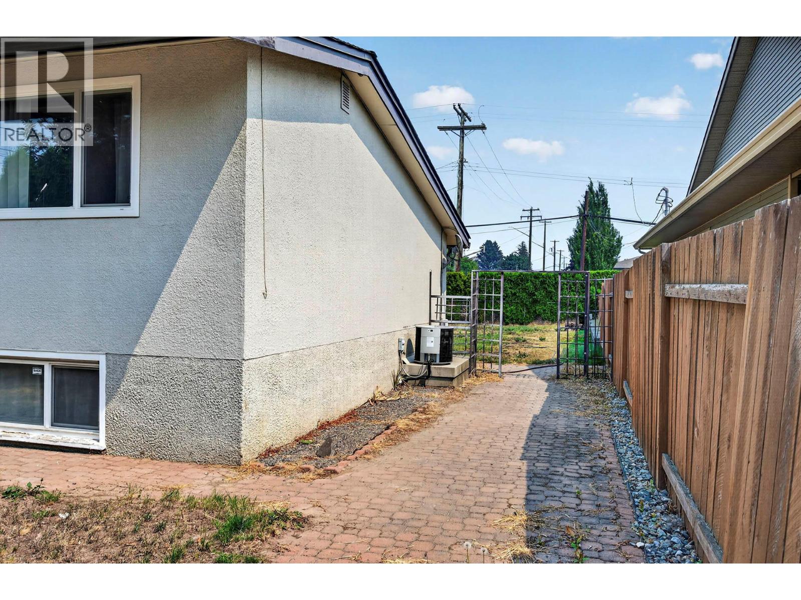 1094 SCHREINER Street - 37