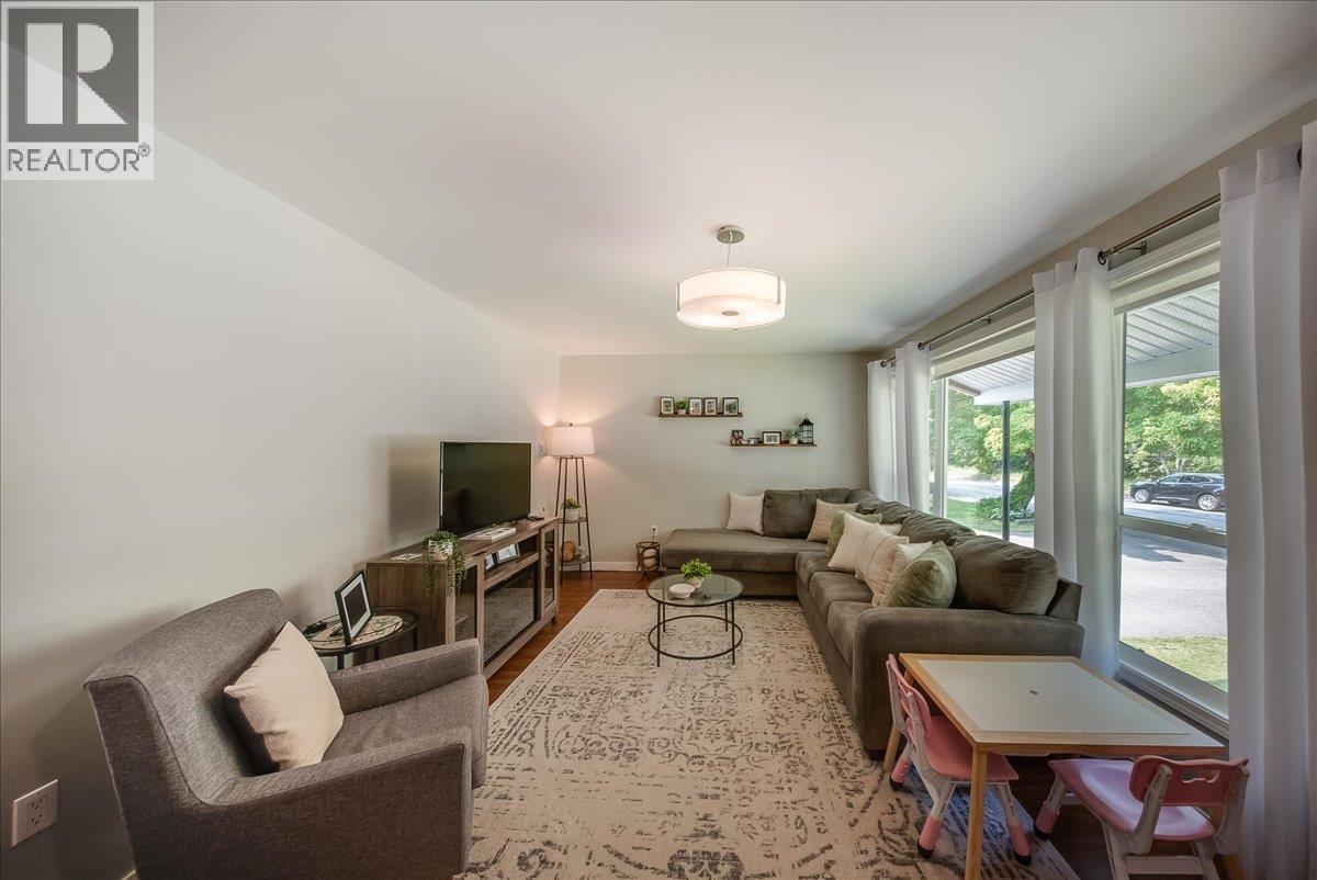 1112 Marianna Crescent - 6