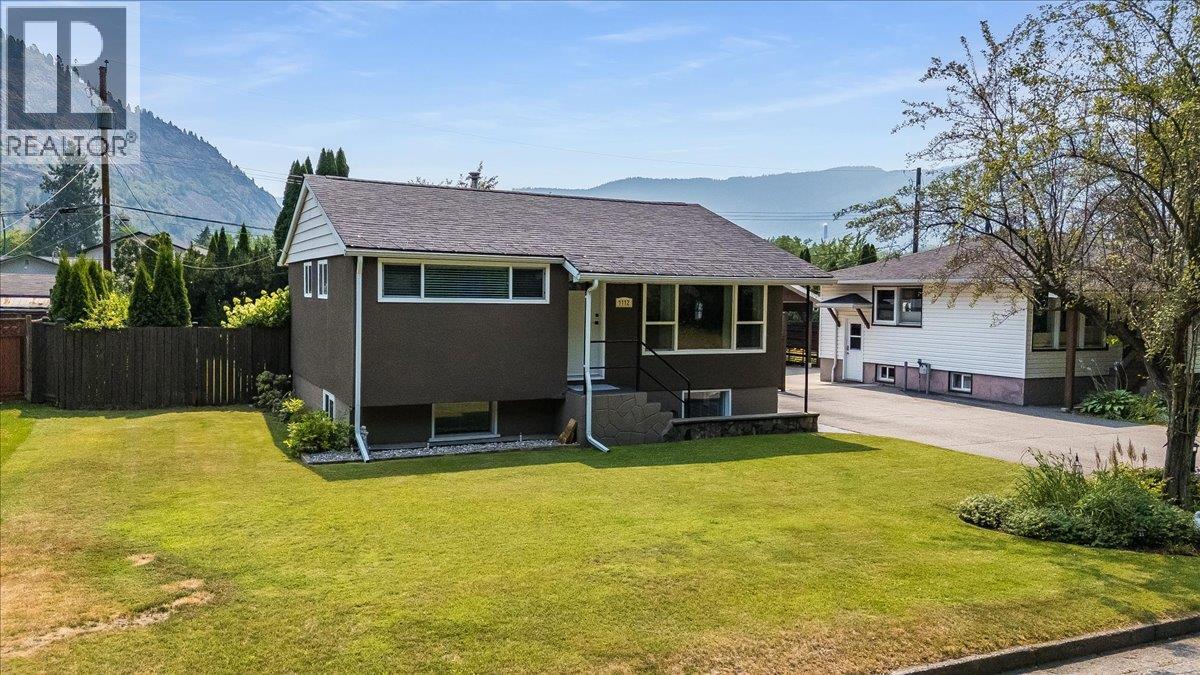 1112 Marianna Crescent - 2