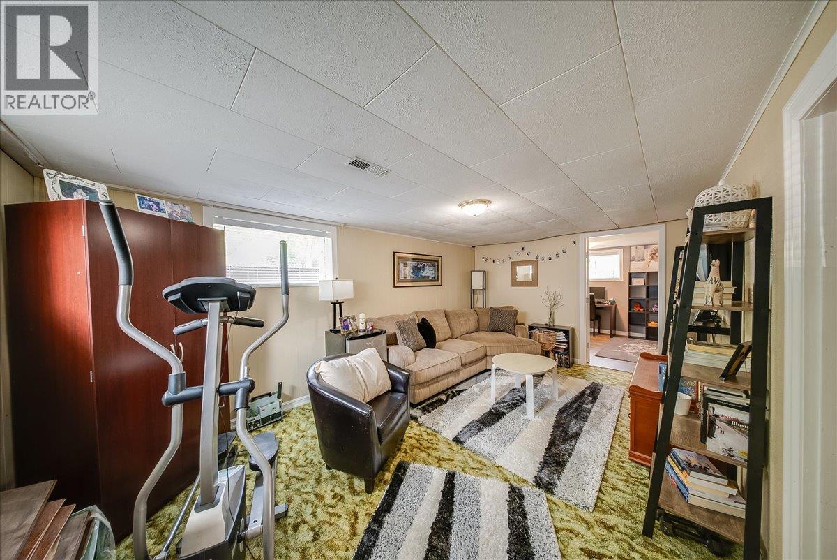 1112 Marianna Crescent - 24