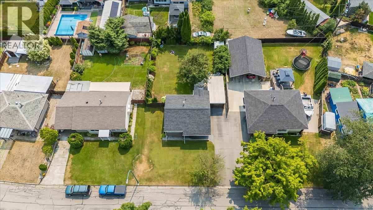 1112 Marianna Crescent - 48