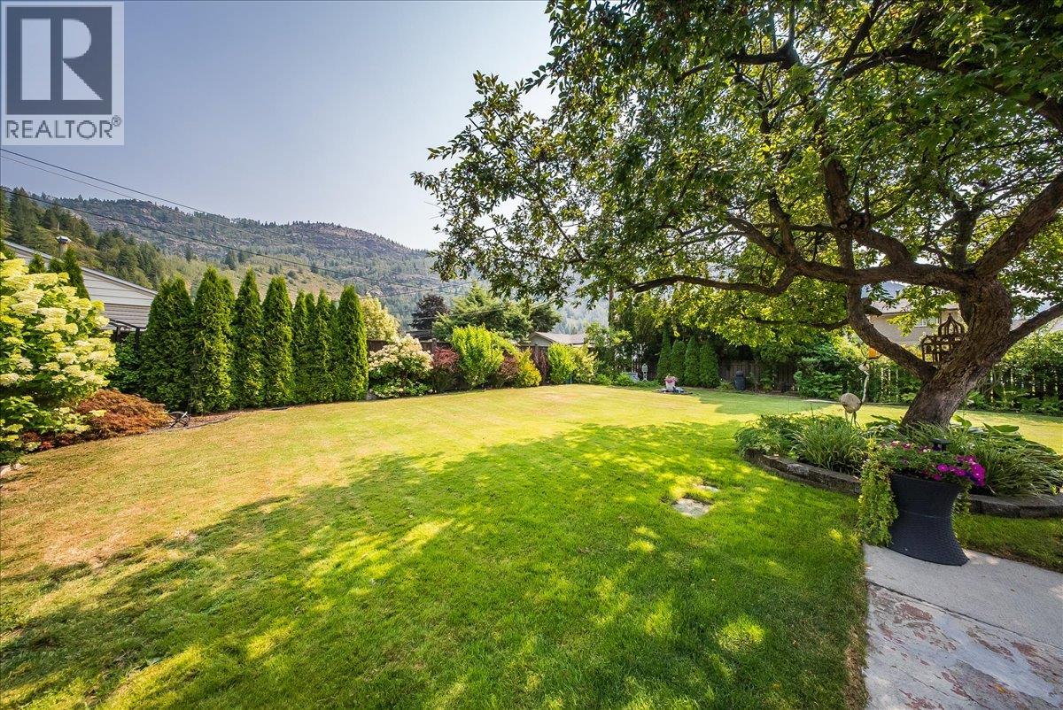 1112 Marianna Crescent - 39