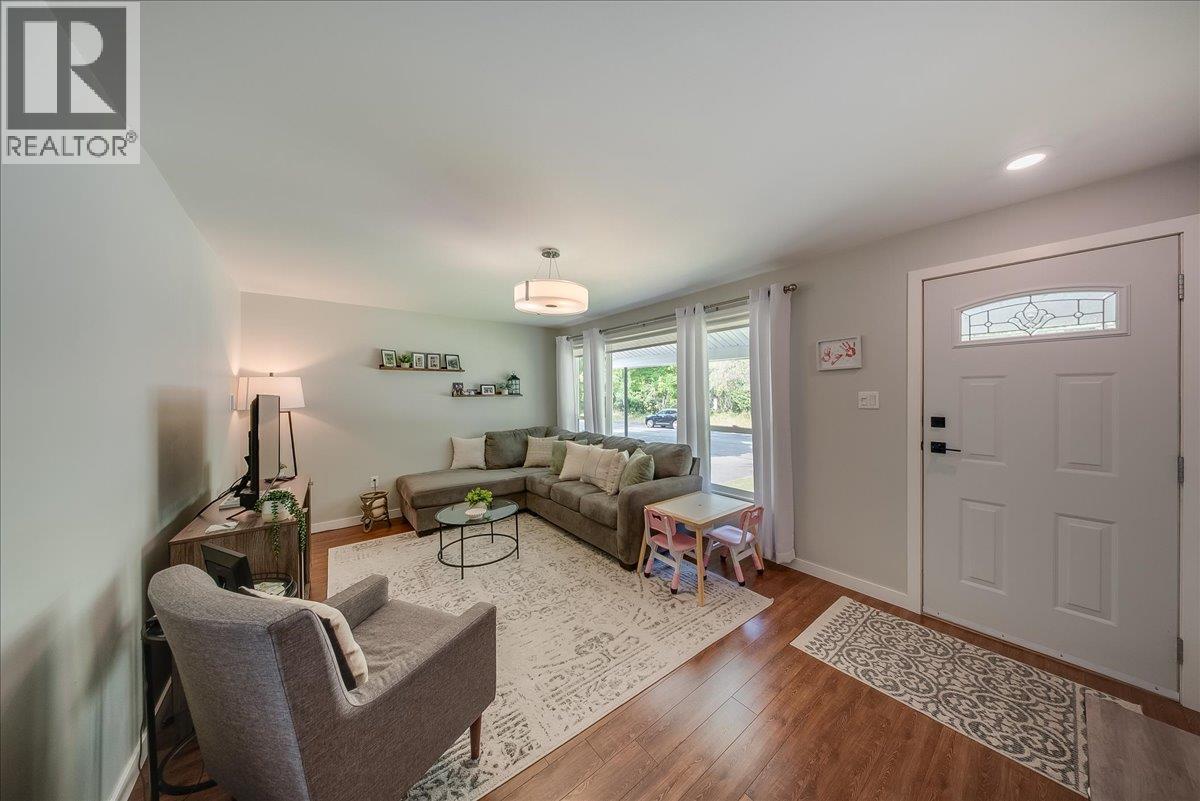 1112 Marianna Crescent - 4