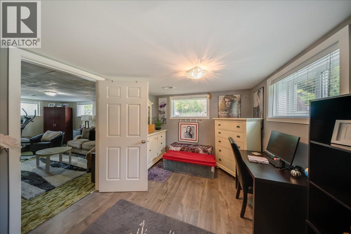 1112 Marianna Crescent - 27