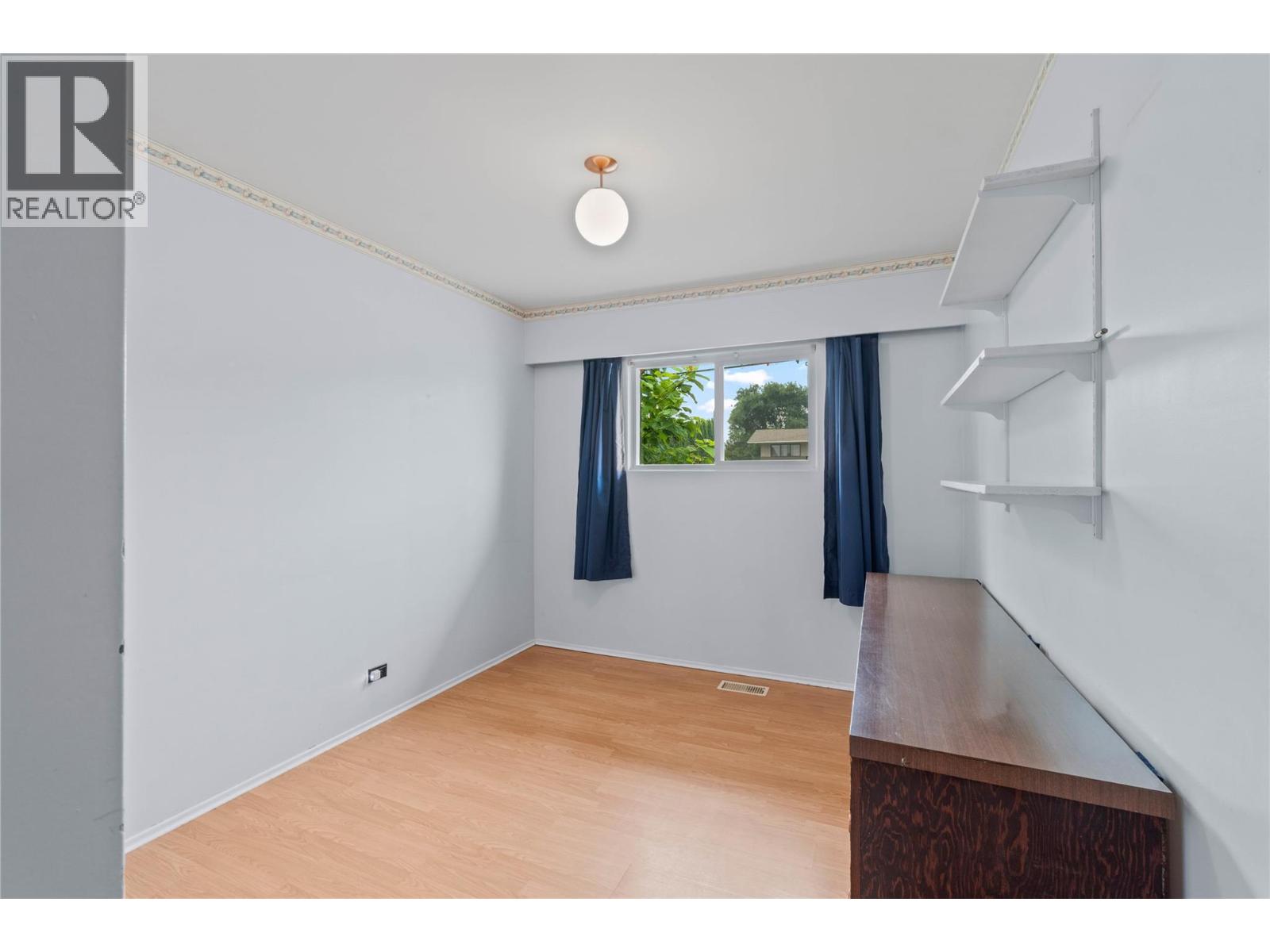 913 Holt Street - 15